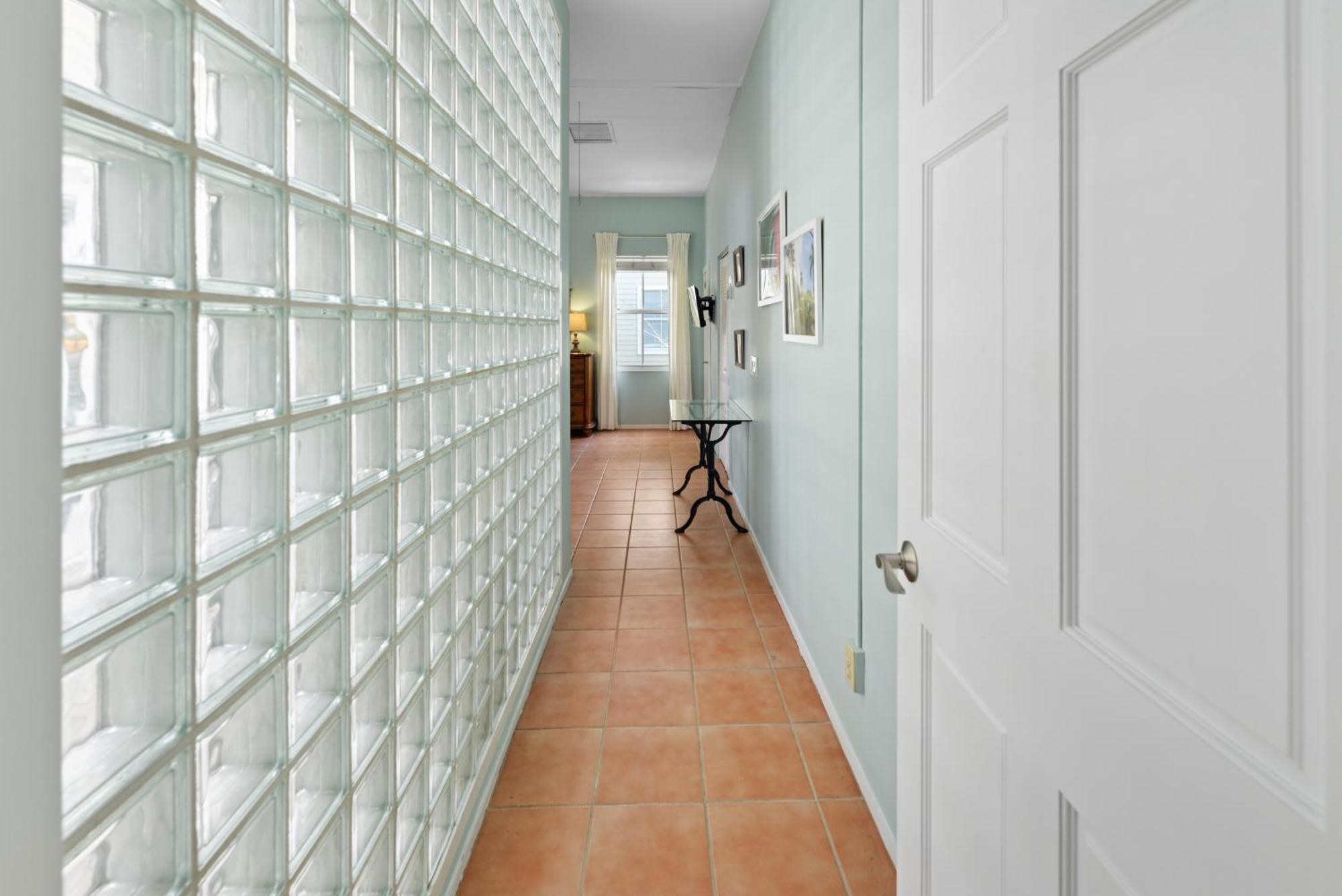Duval Square Courtyard 31 Apartment Key West