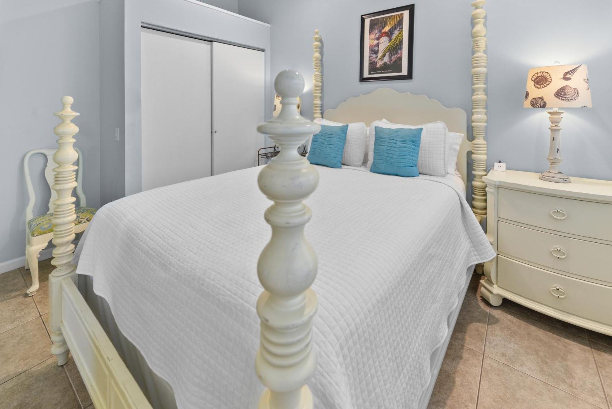Duval Square Courtyard 31 Apartment Key West