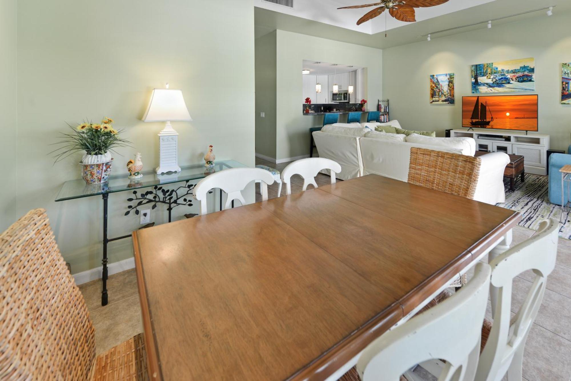 Duval Square Courtyard 31 Apartment