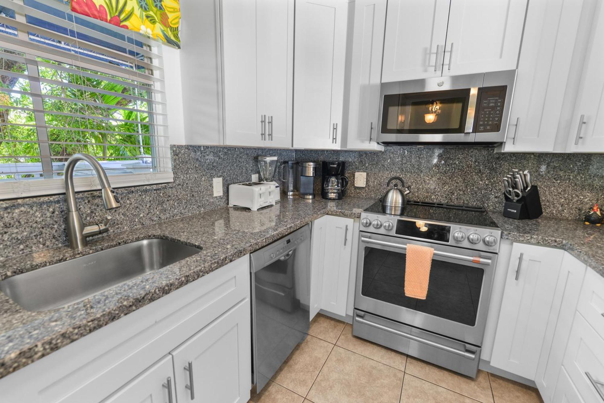 Duval Square Courtyard 31 Apartment Key West